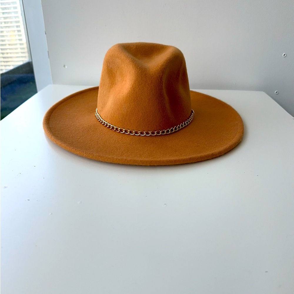 Steve Madden Felt Hat with gold chain detail